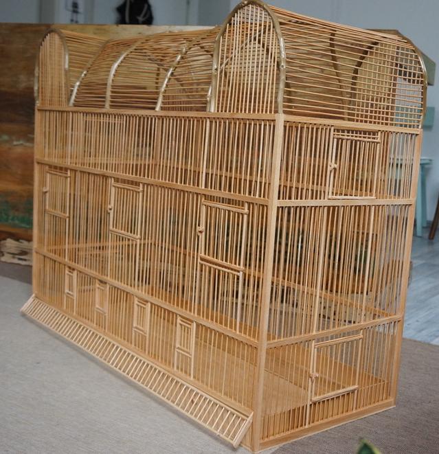 Prachtvoller Vogelkäfig aus Holz - Einzigartig - Voegel - Wien